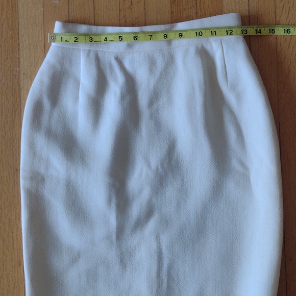 Dolce & Gabbana Cream Wool Crepe Pencil Skirt - Picture 7 of 9